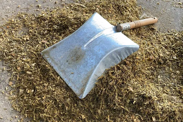 Umgedrehte Schaufel beim Schaufeltest